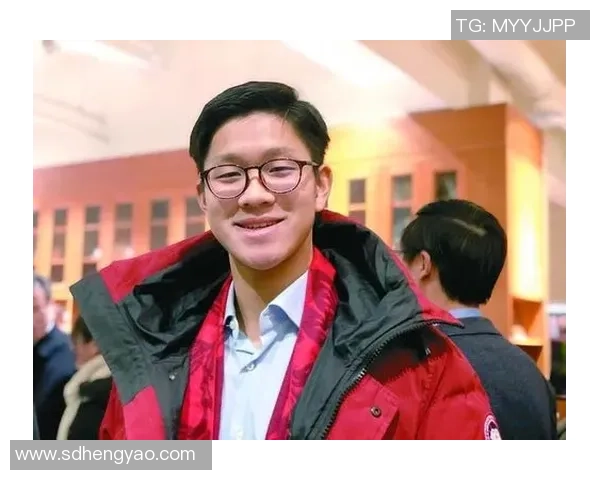 大号码足球巨星的传奇之路：从草根到巅峰的奋斗与荣耀