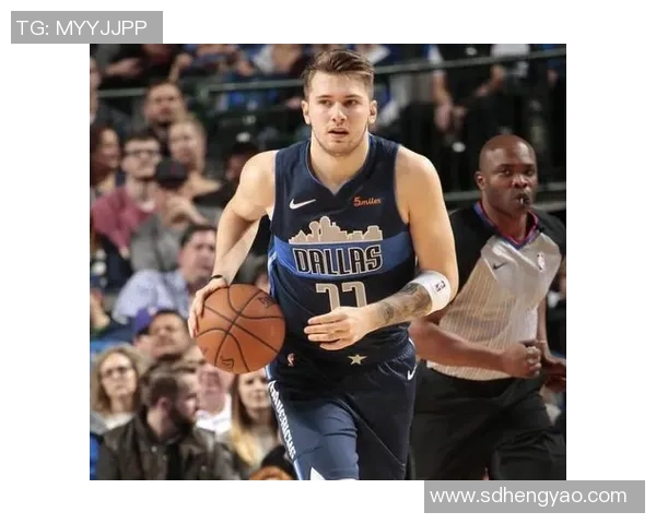 安打破纪录再创辉煌 成为足坛历史新传奇的象征 安打破纪录再创辉煌 成为足坛历史新传奇的象征