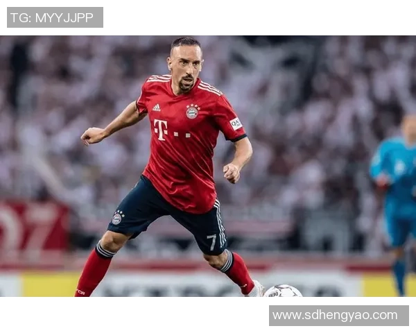 球星炫技精彩瞬间聚焦足球挑球艺术与力量的完美结合