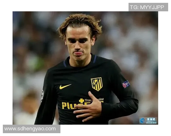 素描技法展现足球球星动感风采与细腻面貌的艺术之旅