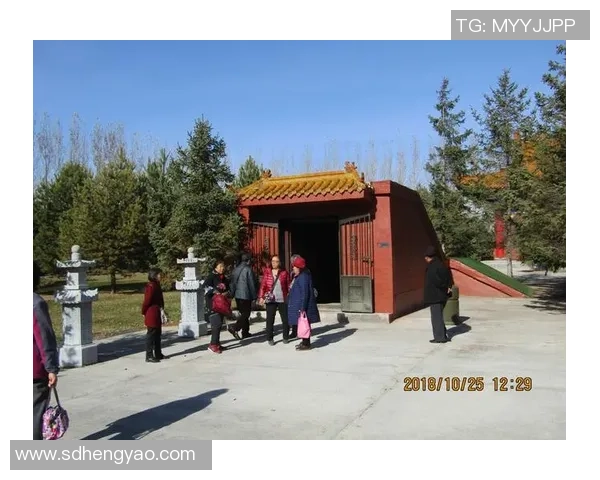 足球博物馆珍藏十位球星签名卡 见证足坛辉煌历史瞬间