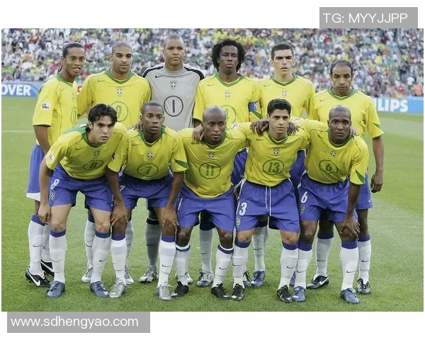 足球传奇瞬间回顾：球星巅峰时刻重现历史经典