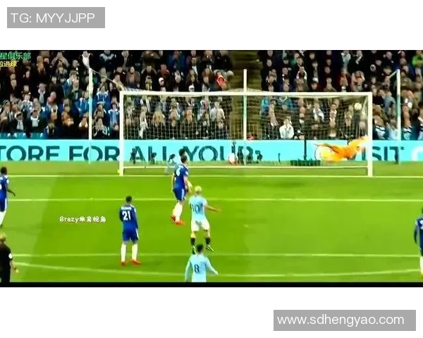 足球巨星雕像：荣耀与传奇的象征凝聚于永恒雕刻之中