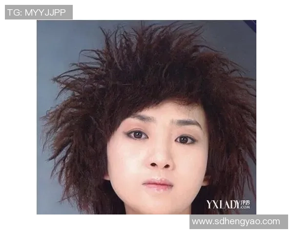 锡纸烫造型风靡绿茵场当代足球球星引领潮流风尚