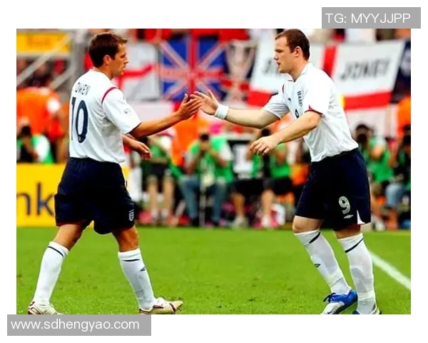 鲁尼：英格兰足球传奇巨星的成长历程与辉煌成就回顾